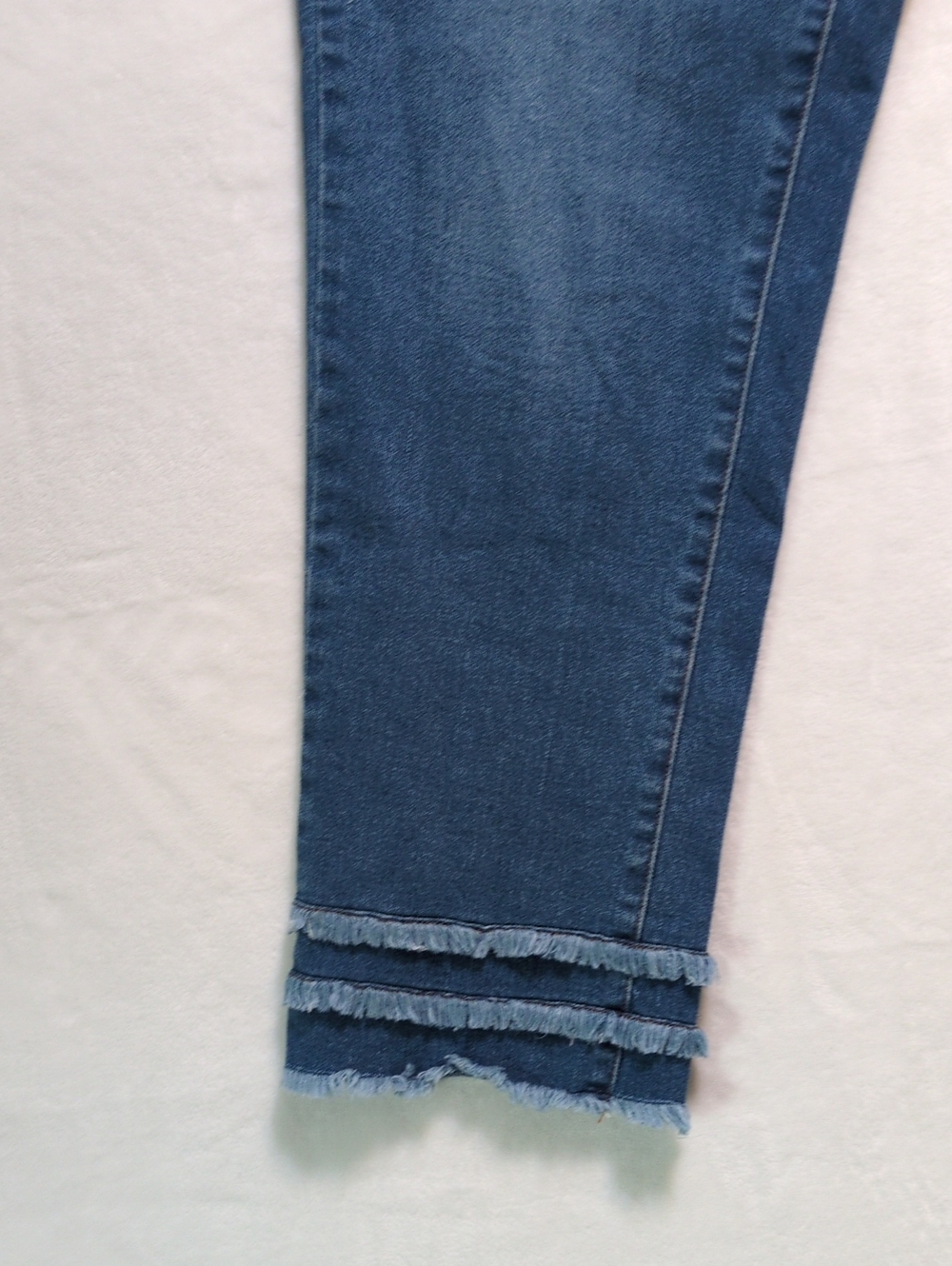 Slim-Sation 5-Pocket Crop Jeans Stretch Pull On Fringe Blue Size 12 - Picture 6 of 16